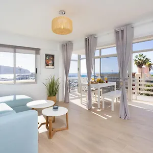 https://home2book-beachfront-designviews-los-cristianos.in-canary-islands.com